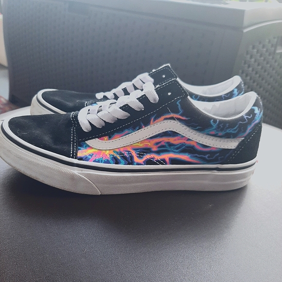 Sz 6.5 Vans for Women or Sz 5 Men - Picture 1 of 6